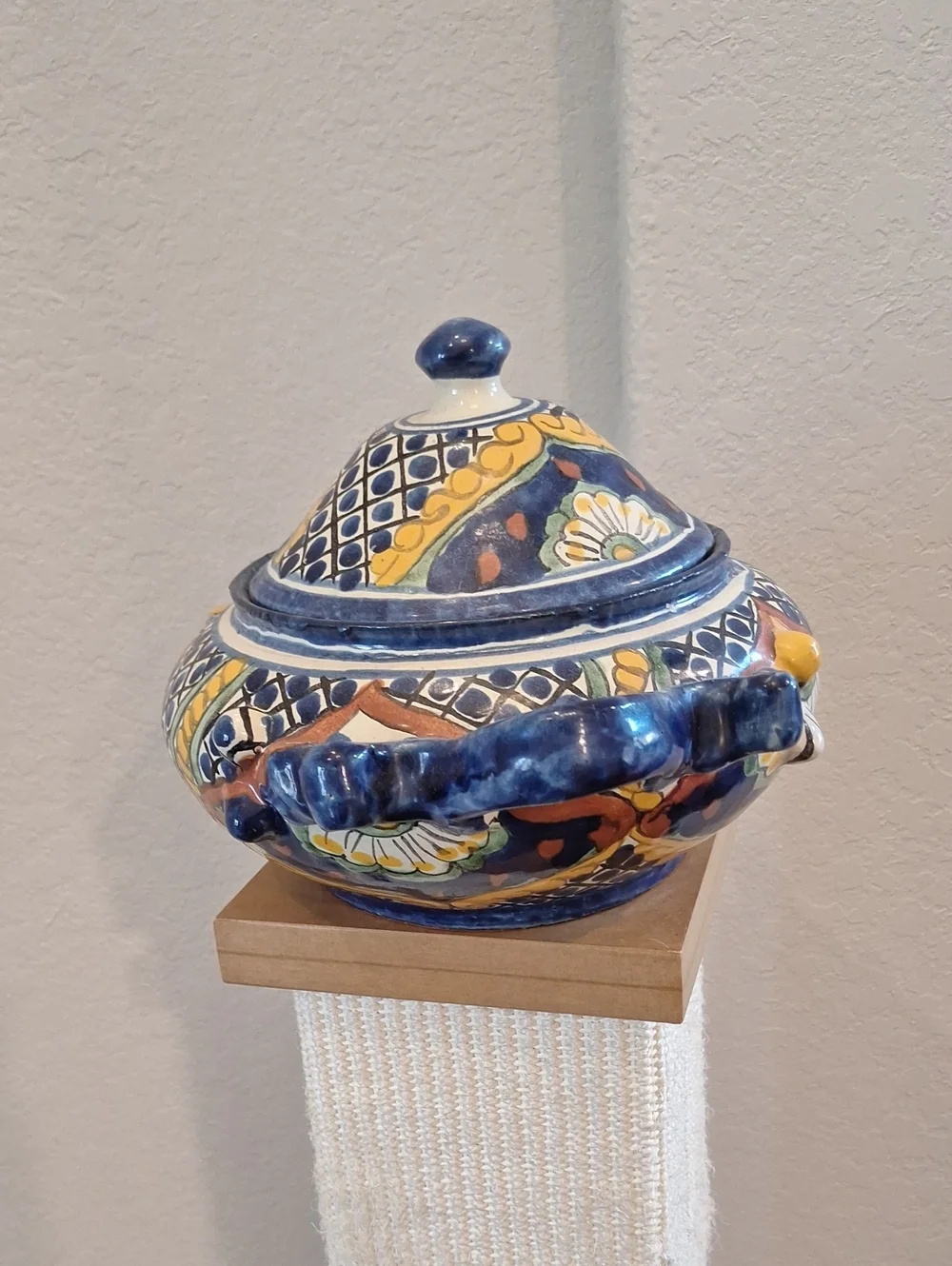 Talavera Mexico Soup Tureen Blue White Yelloq Florals